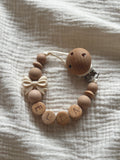 Speenkoord ‘Strik’ met naam | Beige & Taupe