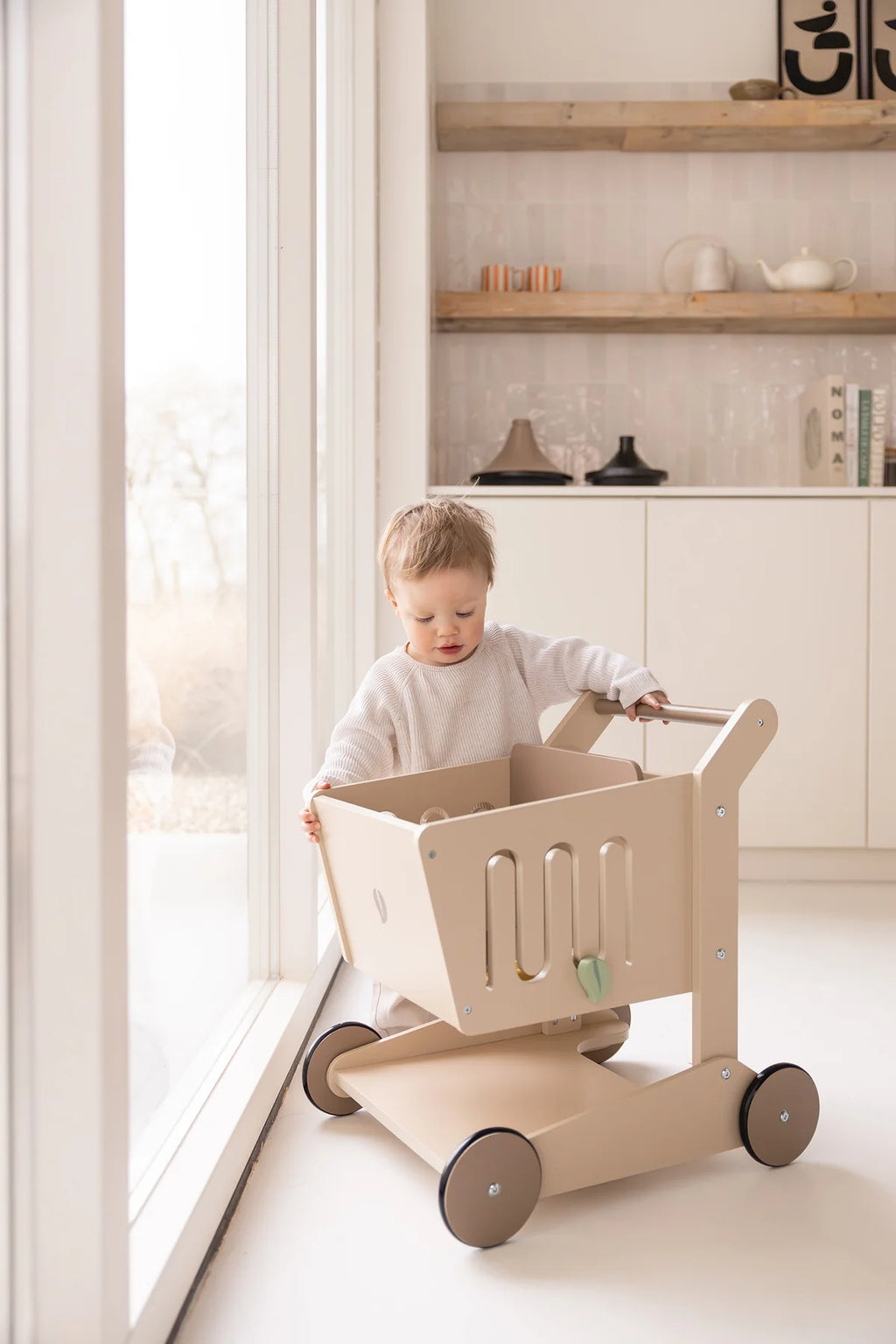 Loopwagen Oliver | Houten winkelwagen met accessoires | Babiem
