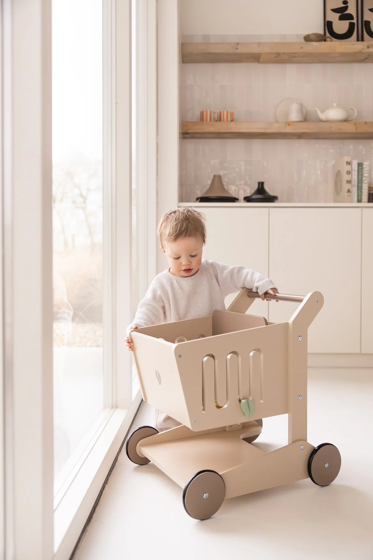 Loopwagen Oliver | Houten winkelwagen met accessoires | Babiem