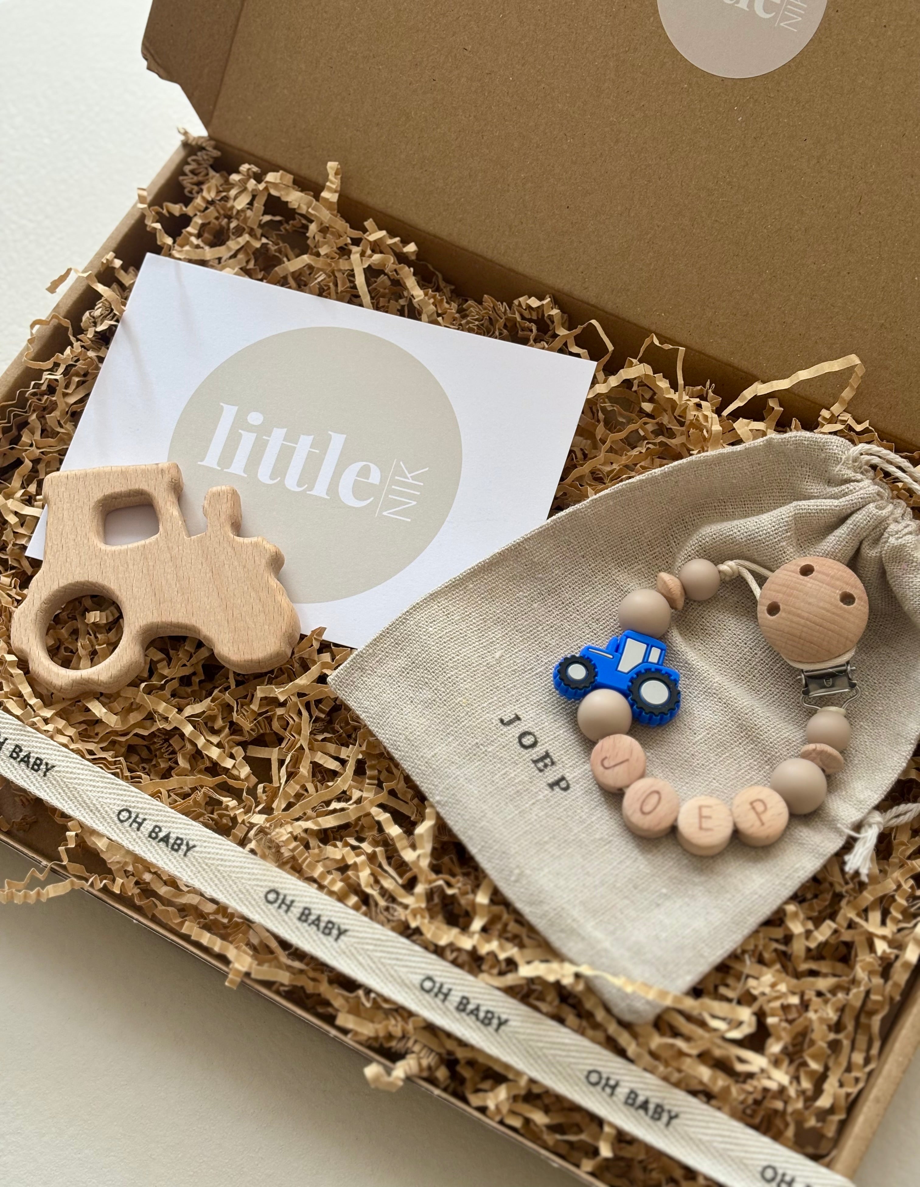 Cadeauset speenkoord met naam & bijtring ‘Trekker’