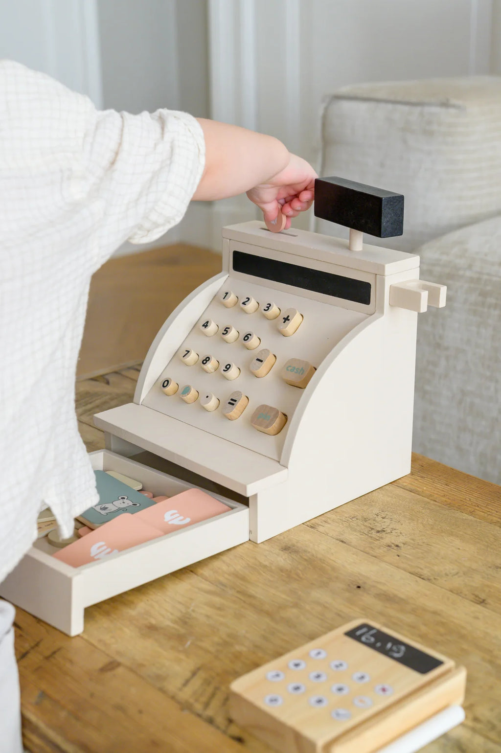 Speelkassa Coco | Houten kassa inclusief accessoires | Babiem